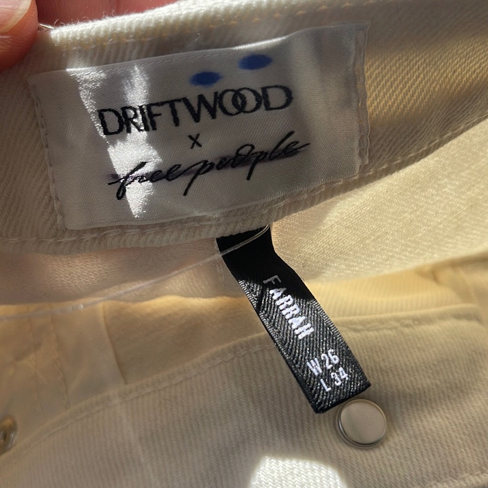 Free People × Driftwood Farrah Embroidered
Flare Jeans - Picture 6 of 7